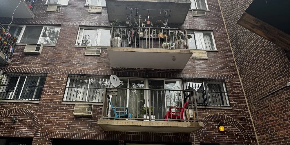 5 Family with 2 Car Garage 