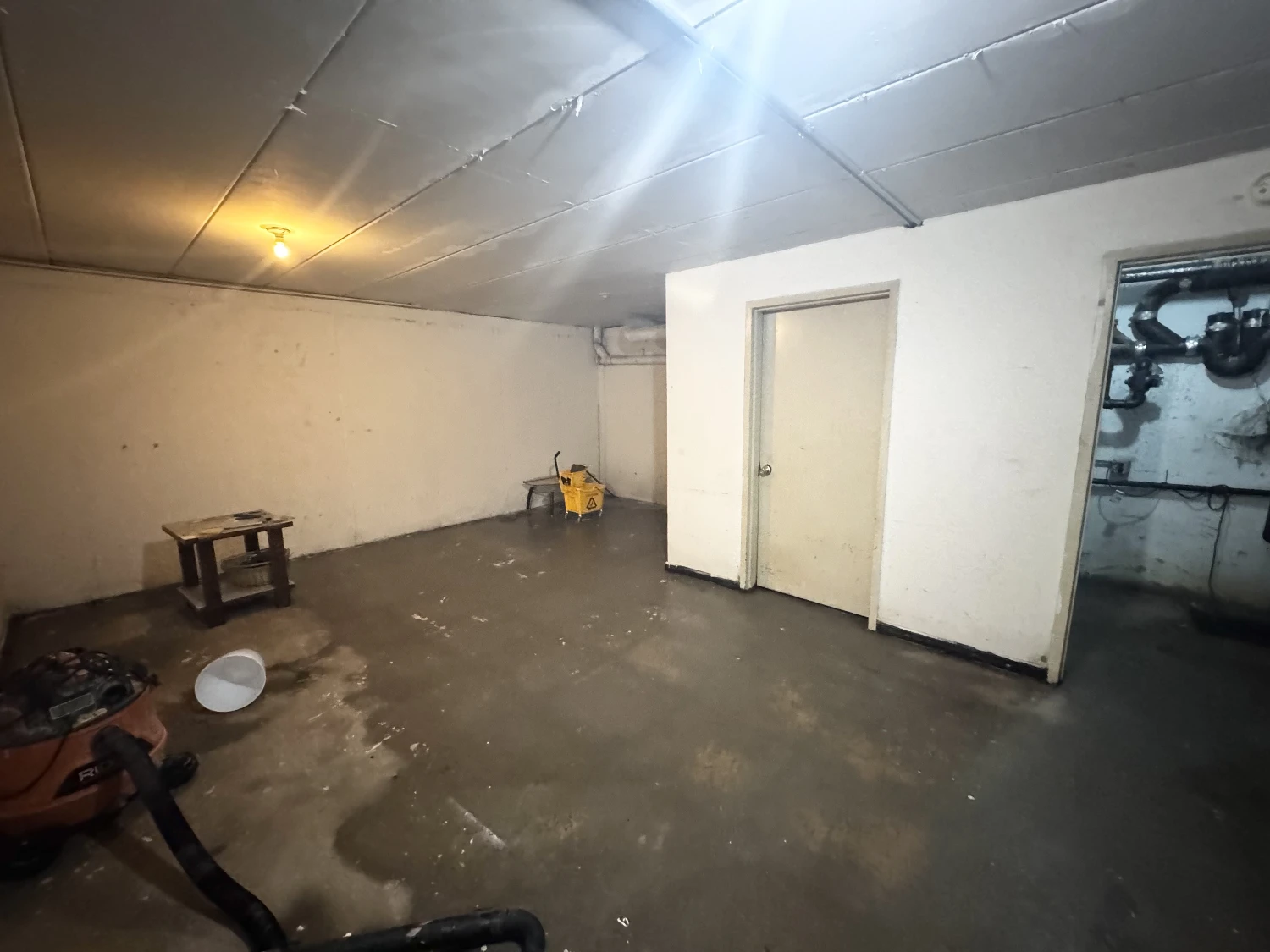 5 Family with 2 Car Garage