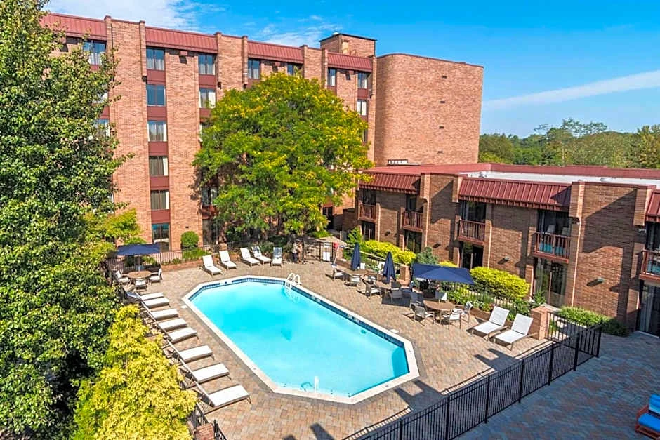 Institutional Sale | Hilton/Hampton Inn Dual Brand Parsippany