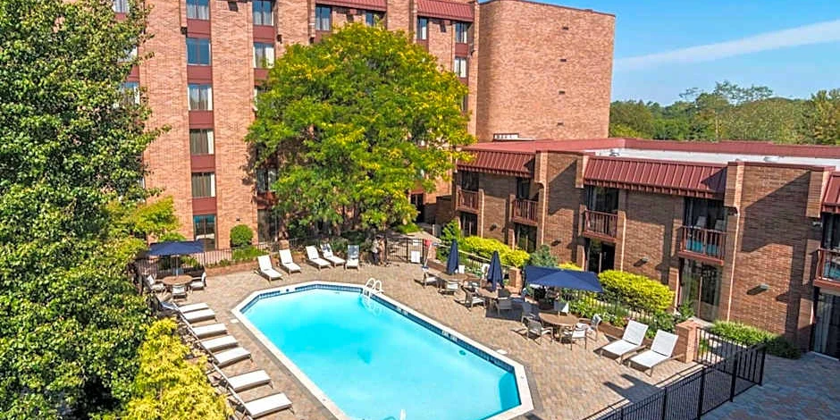 Institutional Sale | Hilton/Hampton Inn Dual Brand Parsippany