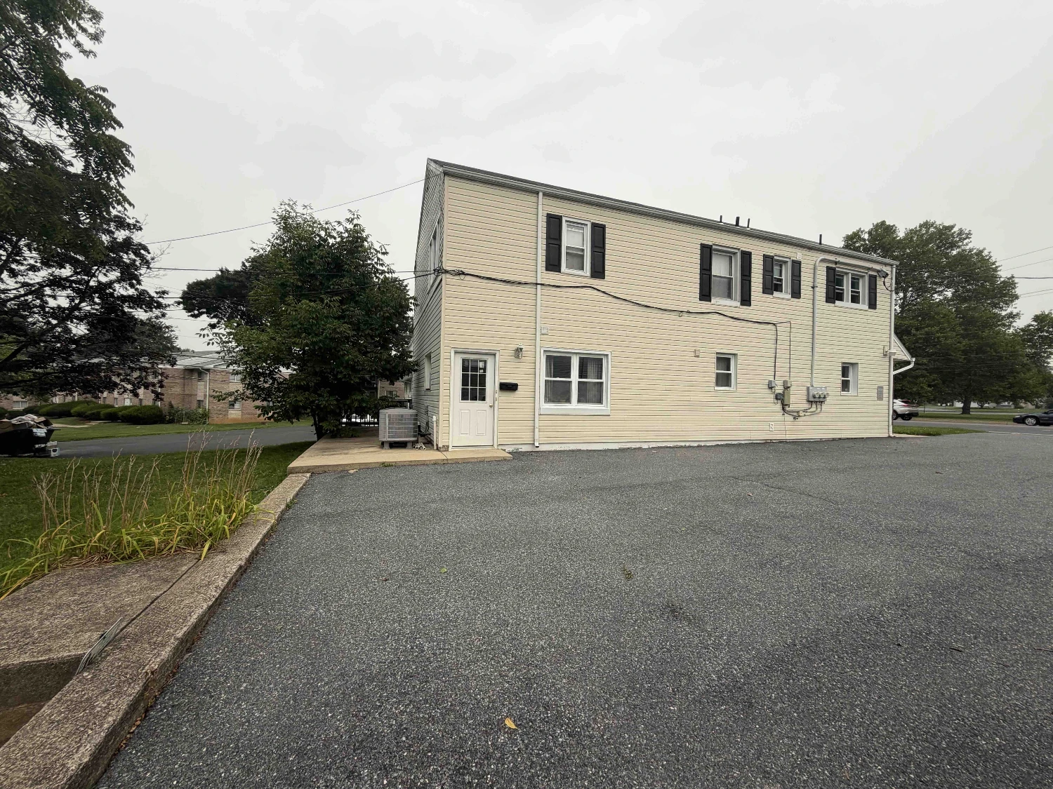 1737 Schoenersville Rd