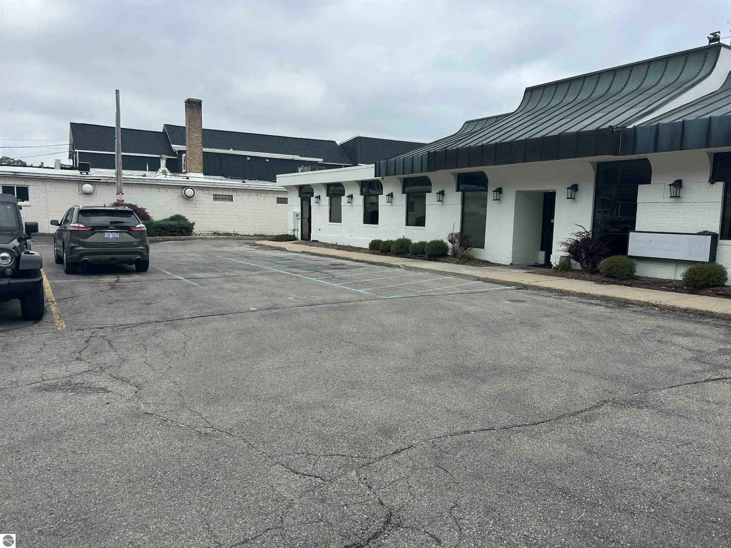 PRIME MULTIUSER OFFICE BUILDING & DOWNTOWN DEVELOPMENT SITE