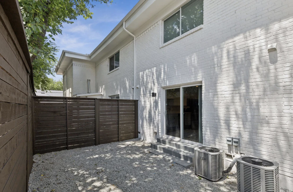 The Courtyards on Bryan