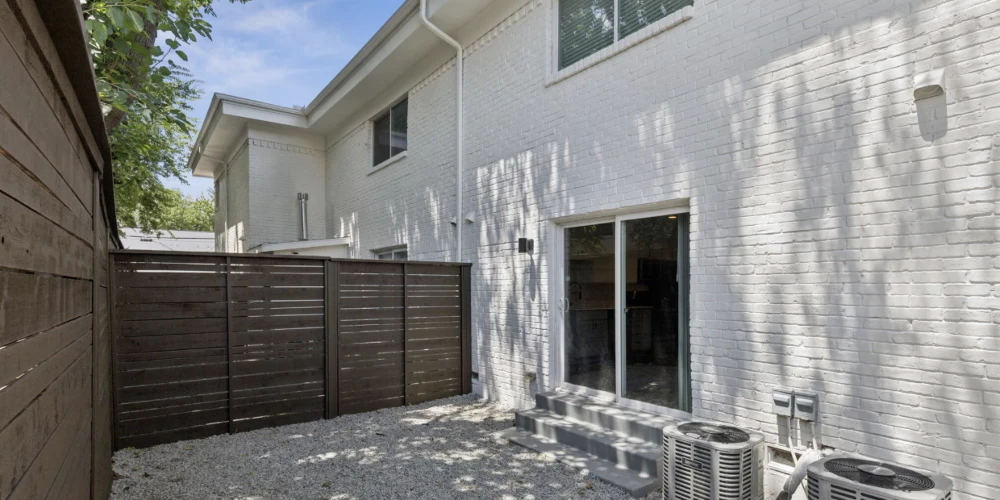 The Courtyards on Bryan