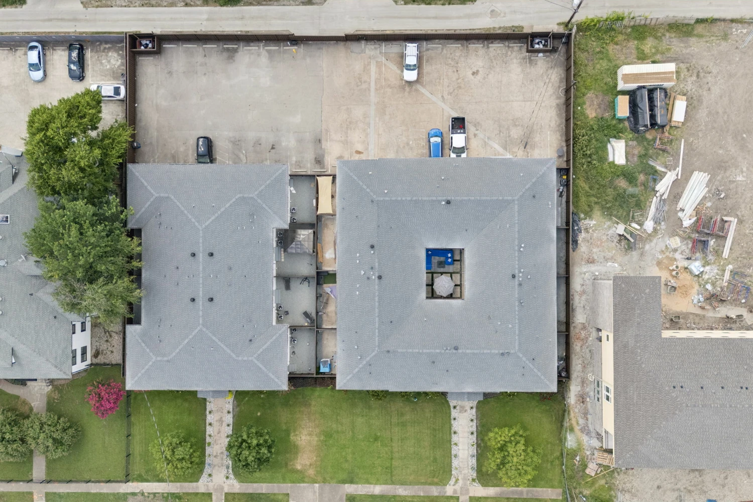 The Courtyards on Bryan