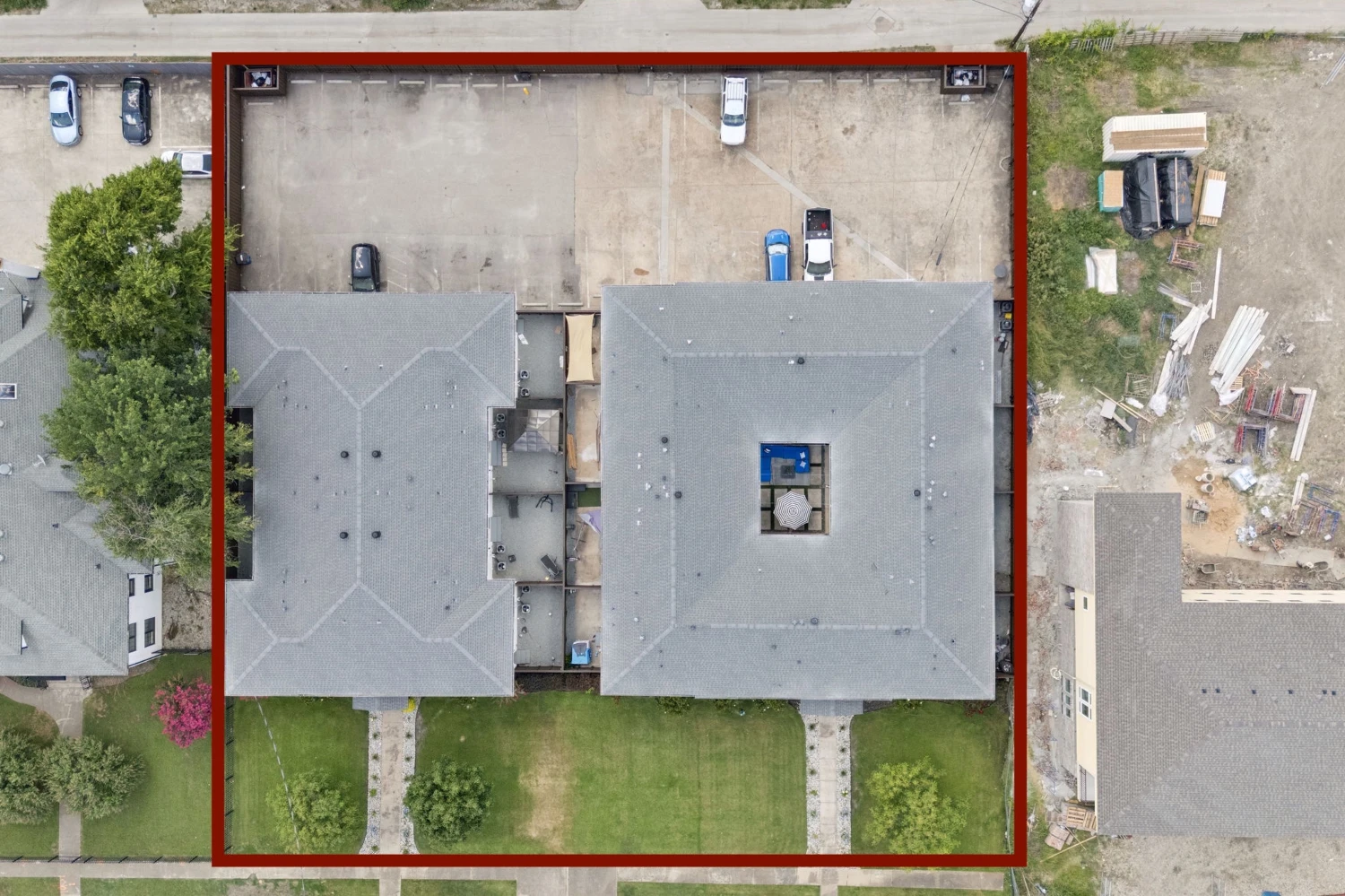 The Courtyards on Bryan