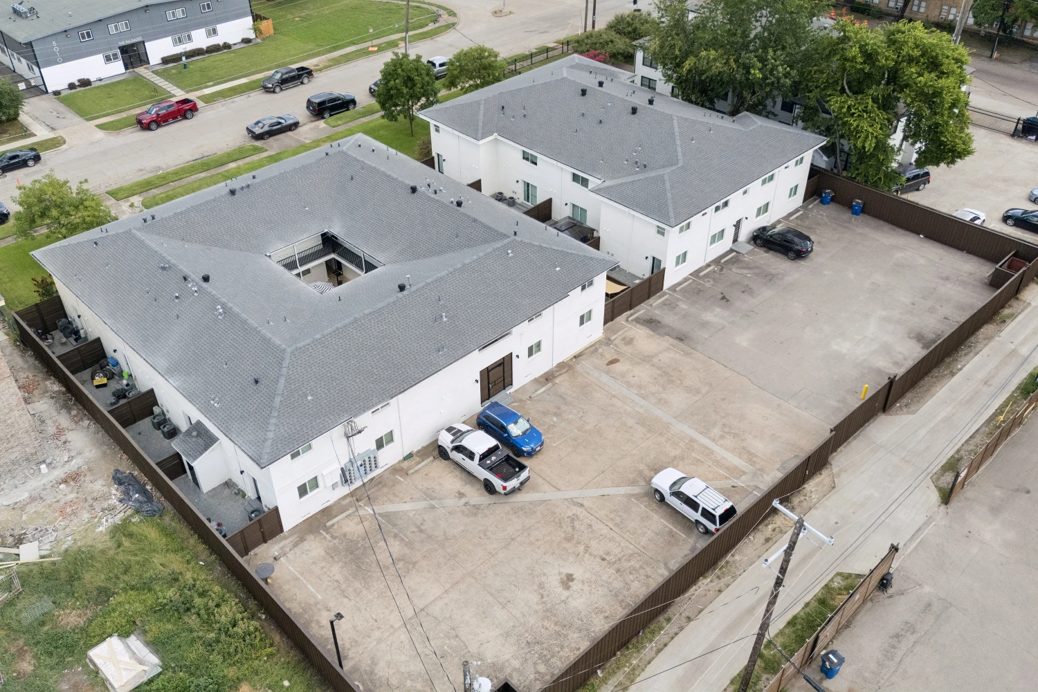 The Courtyards on Bryan