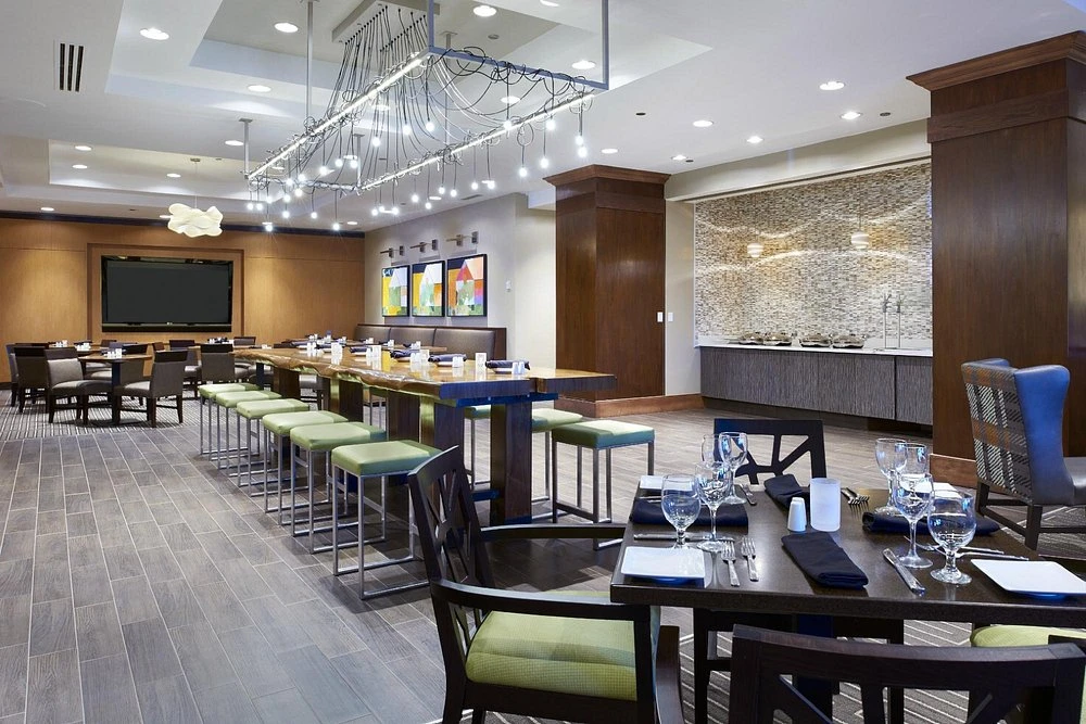 Institutional Sale | Hilton Minneapolis St. Paul Airport