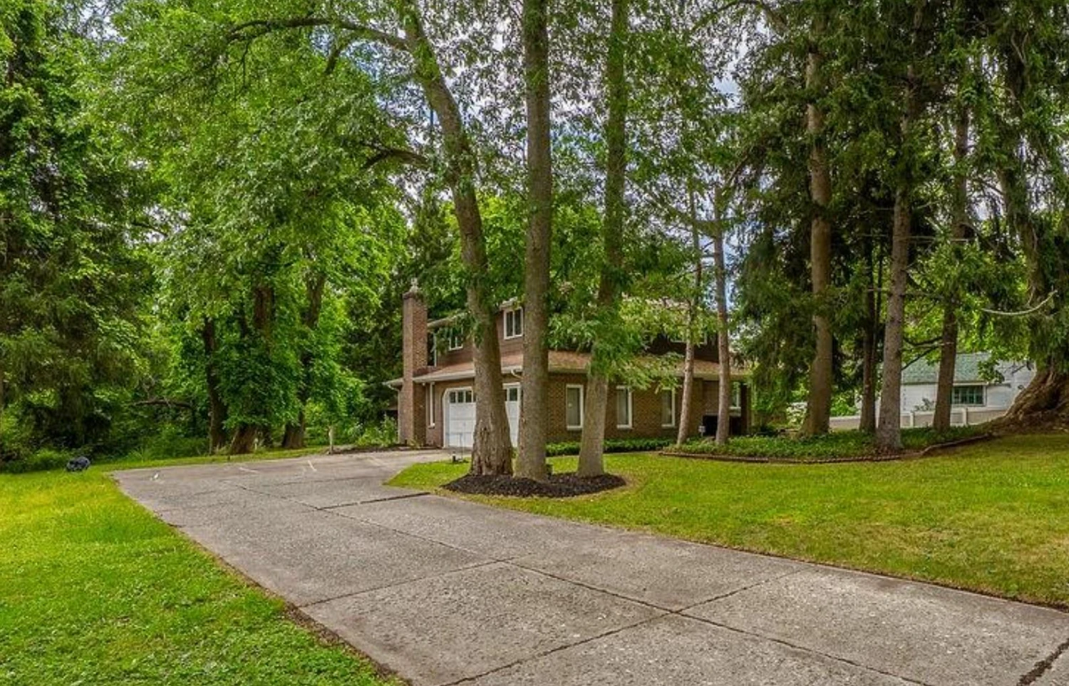 1940 Dodge Rd - 3 Bedroom/2.5 Bathrooms Split Level 1,837 SF Home