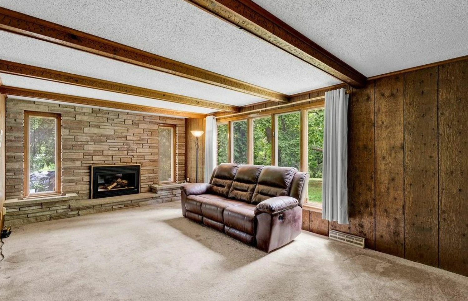 1940 Dodge Rd - 3 Bedroom/2.5 Bathrooms Split Level 1,837 SF Home