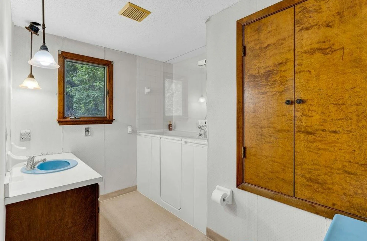 1940 Dodge Rd - 3 Bedroom/2.5 Bathrooms Split Level 1,837 SF Home