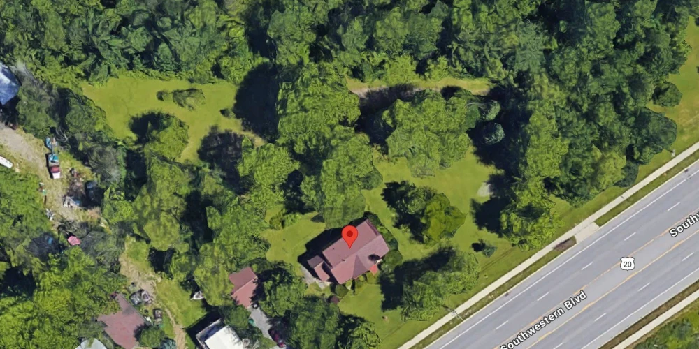 4862 Southwestern Blvd - 2,700+/- SF SPACE ZONED COMMERCIAL WITH 1.6+/- ACRES
