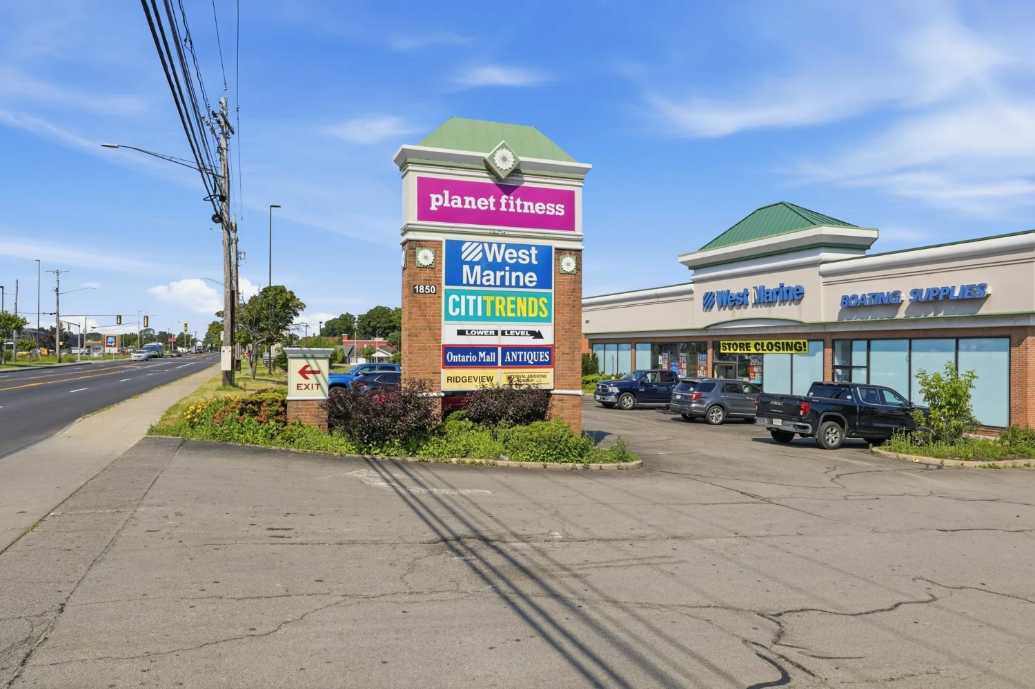 PLANET FITNESS PLAZA