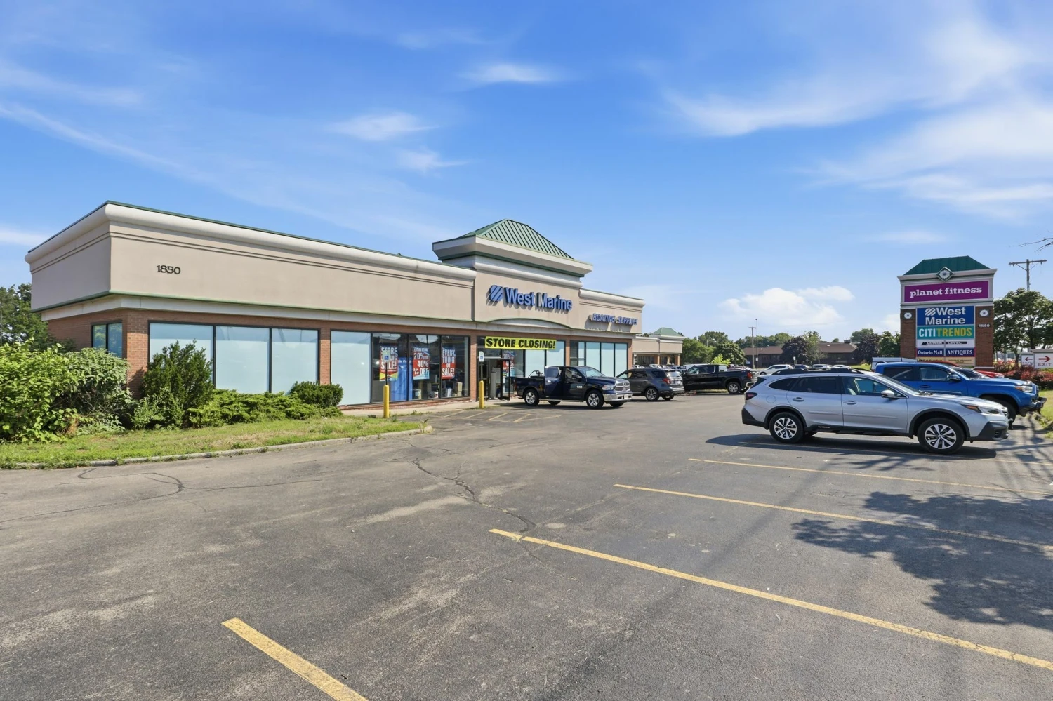 PLANET FITNESS PLAZA