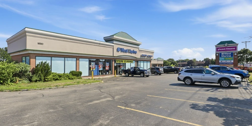 PLANET FITNESS PLAZA