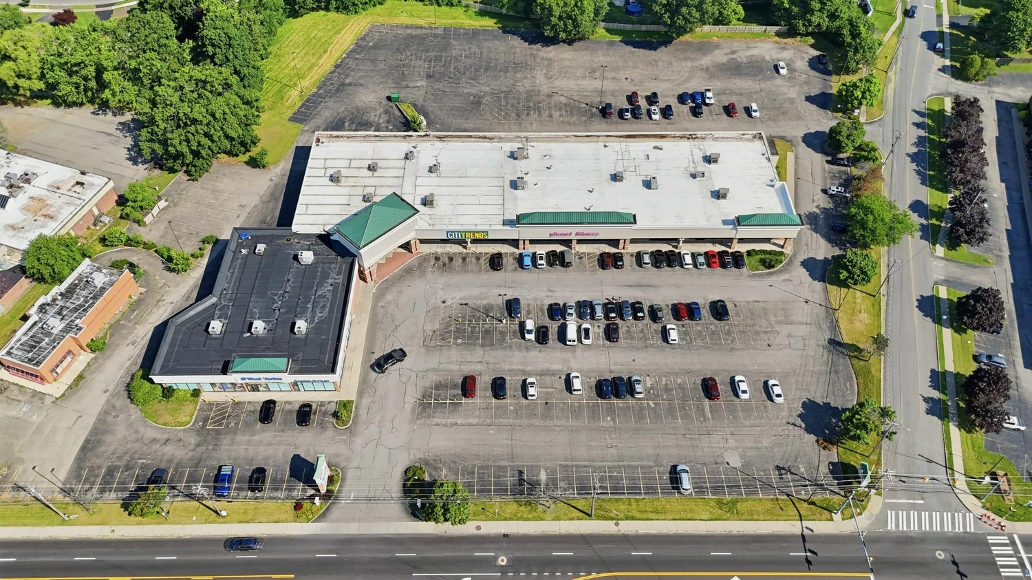 PLANET FITNESS PLAZA