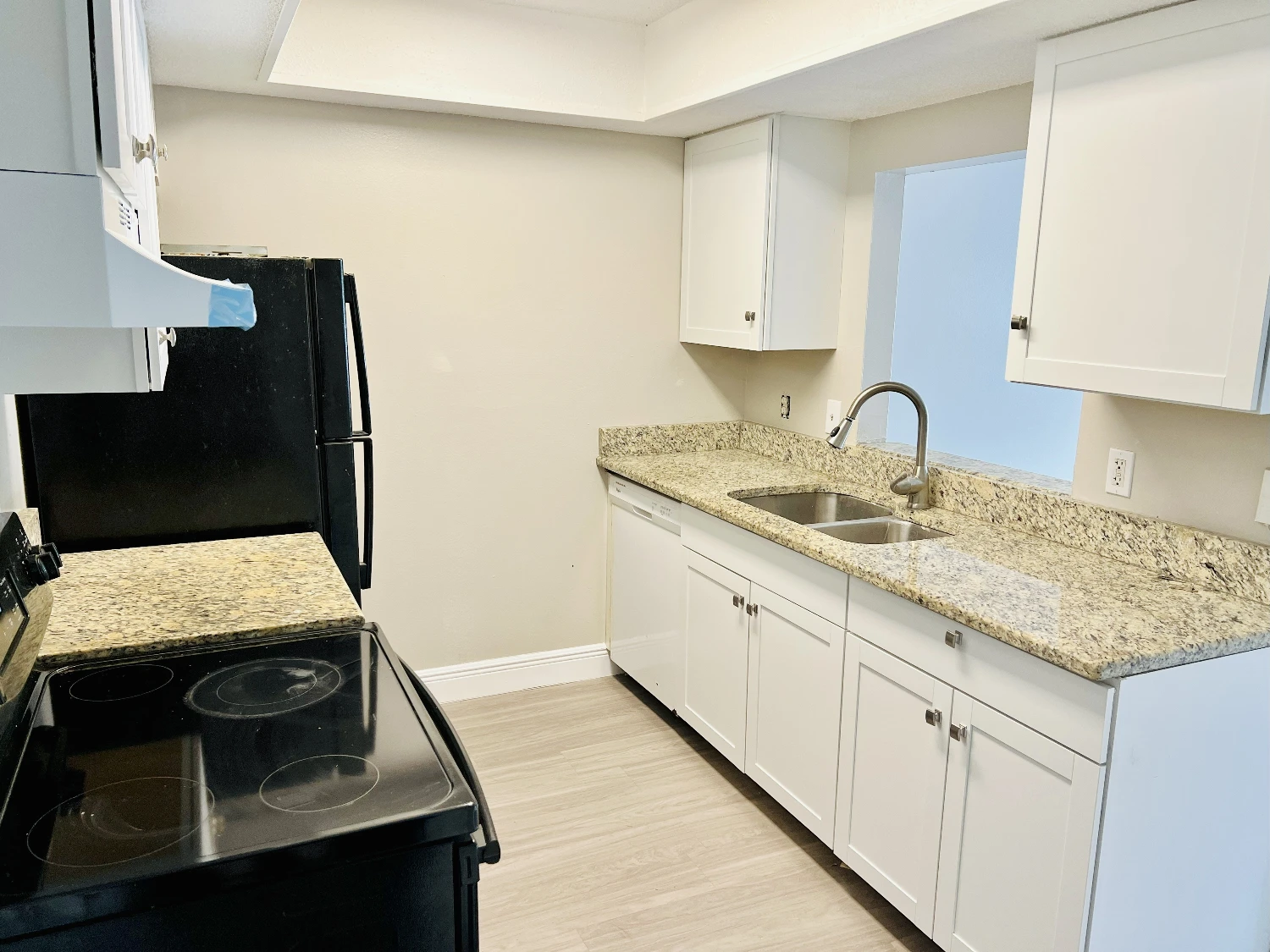  THE WILDWOOD APARTMENTS IN DOWNTOWN CLEARWATER (18-UNITS) FOR SALE!