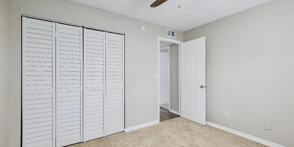  THE WILDWOOD APARTMENTS IN DOWNTOWN CLEARWATER (18-UNITS) FOR SALE!
