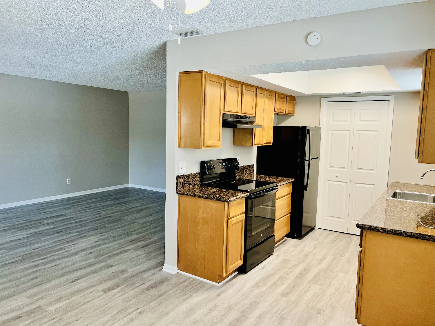  THE WILDWOOD APARTMENTS IN DOWNTOWN CLEARWATER (18-UNITS) FOR SALE!