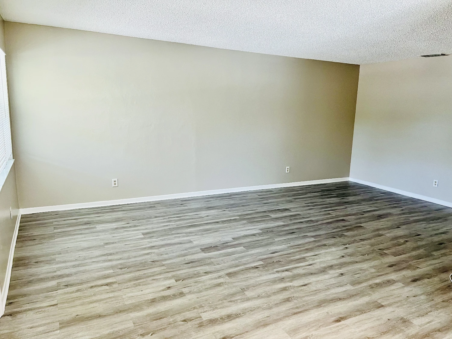 THE WILDWOOD APARTMENTS IN DOWNTOWN CLEARWATER (18-UNITS) FOR SALE!