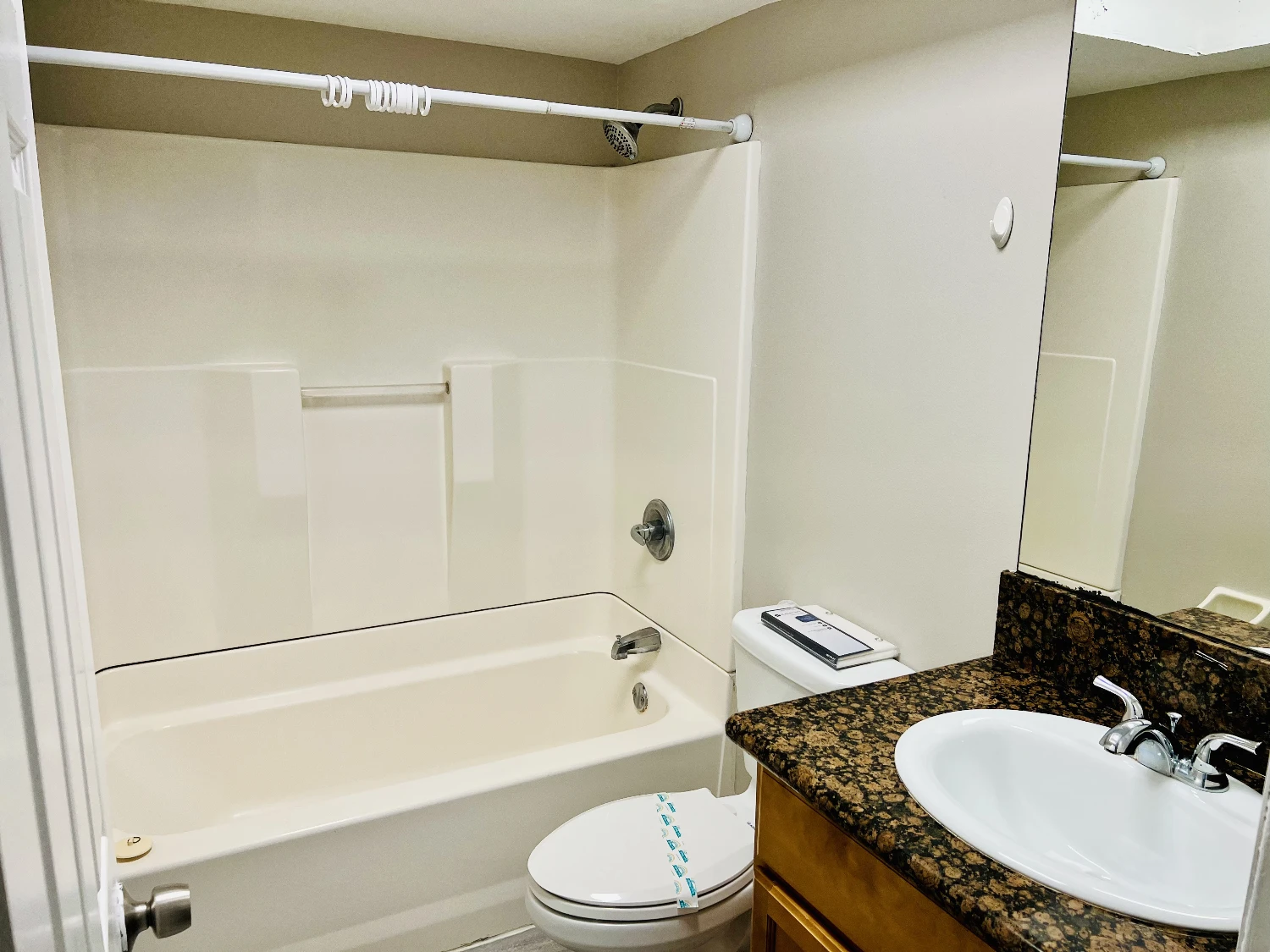  THE WILDWOOD APARTMENTS IN DOWNTOWN CLEARWATER (18-UNITS) FOR SALE!