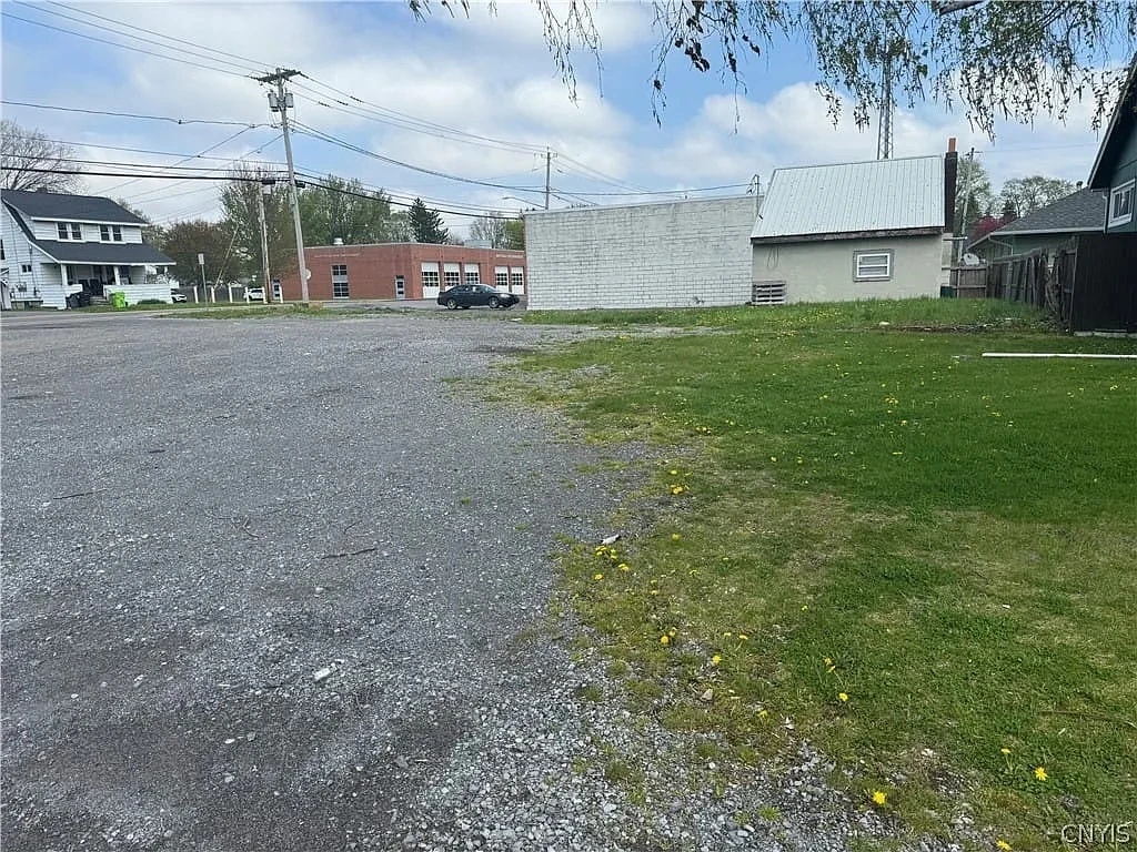 118 Molloy Rd East