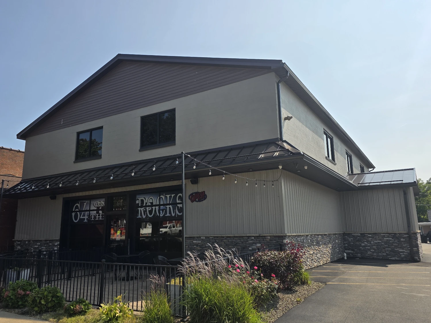 64 W Main St | Leased Restaurant & Bar Investment
