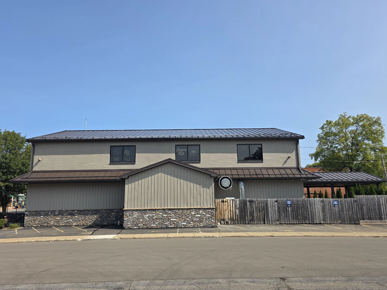 64 W Main St | Leased Restaurant & Bar Investment