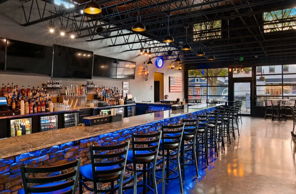 64 W Main St | Leased Restaurant & Bar Investment