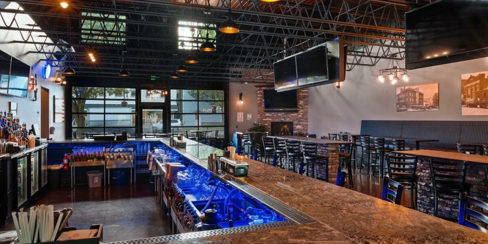 64 W Main St | Leased Restaurant & Bar Investment