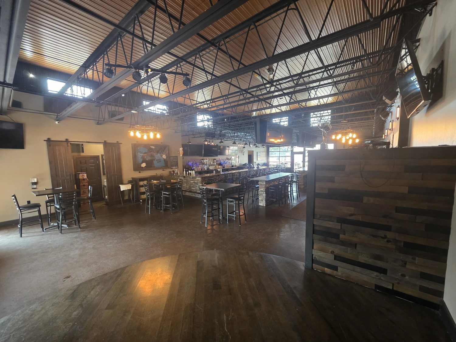 64 W Main St | Leased Restaurant & Bar Investment