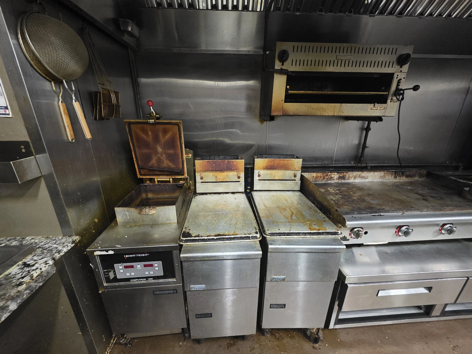 64 W Main St | Leased Restaurant & Bar Investment