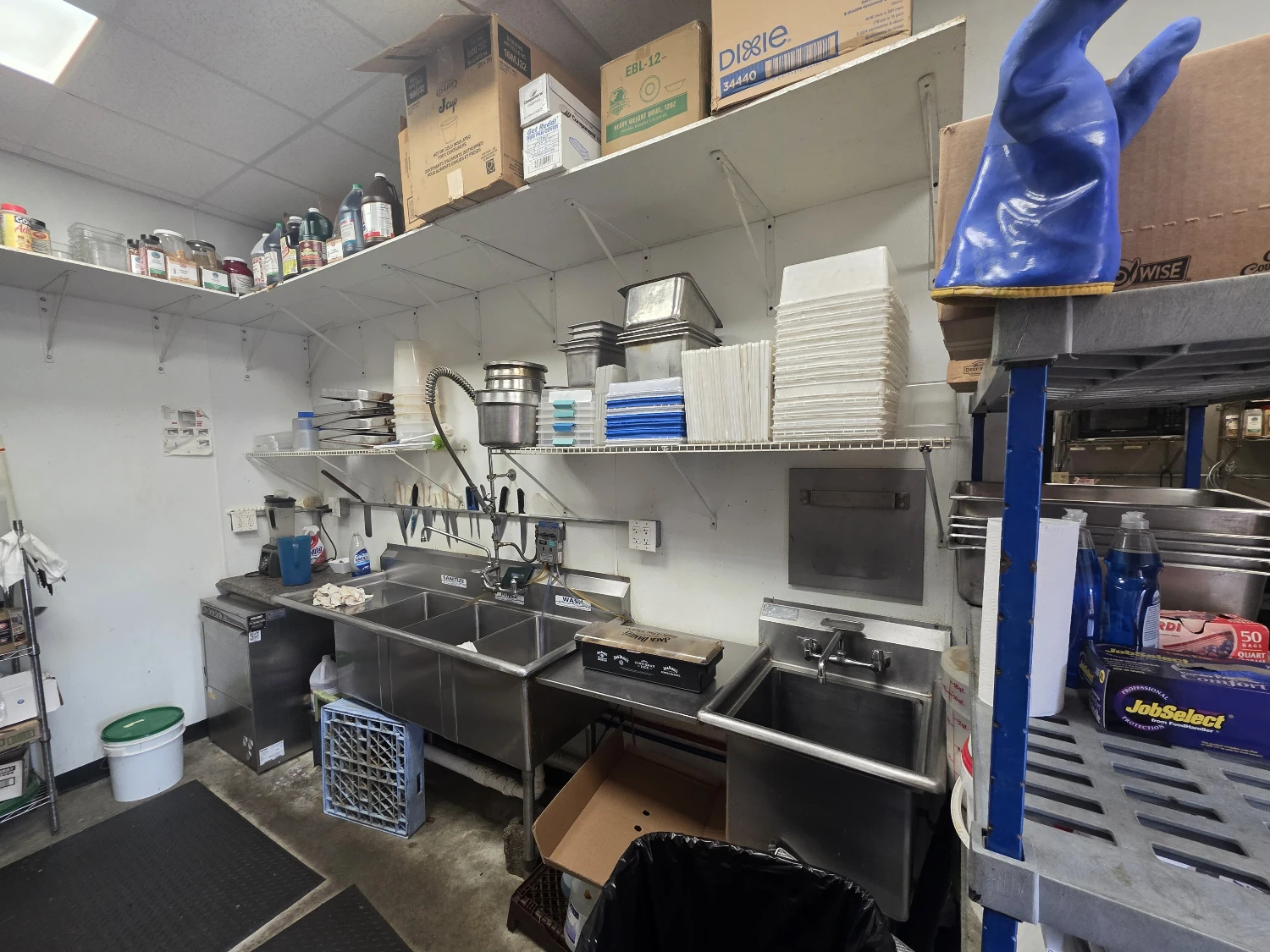 64 W Main St | Leased Restaurant & Bar Investment