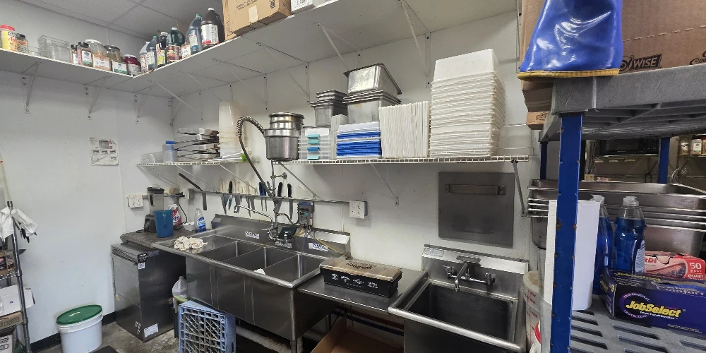 64 W Main St | Leased Restaurant & Bar Investment