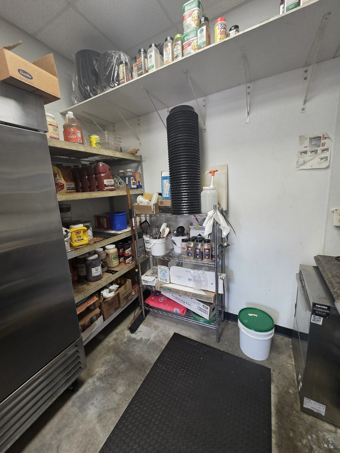 64 W Main St | Leased Restaurant & Bar Investment