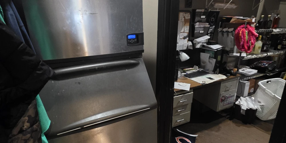 64 W Main St | Leased Restaurant & Bar Investment