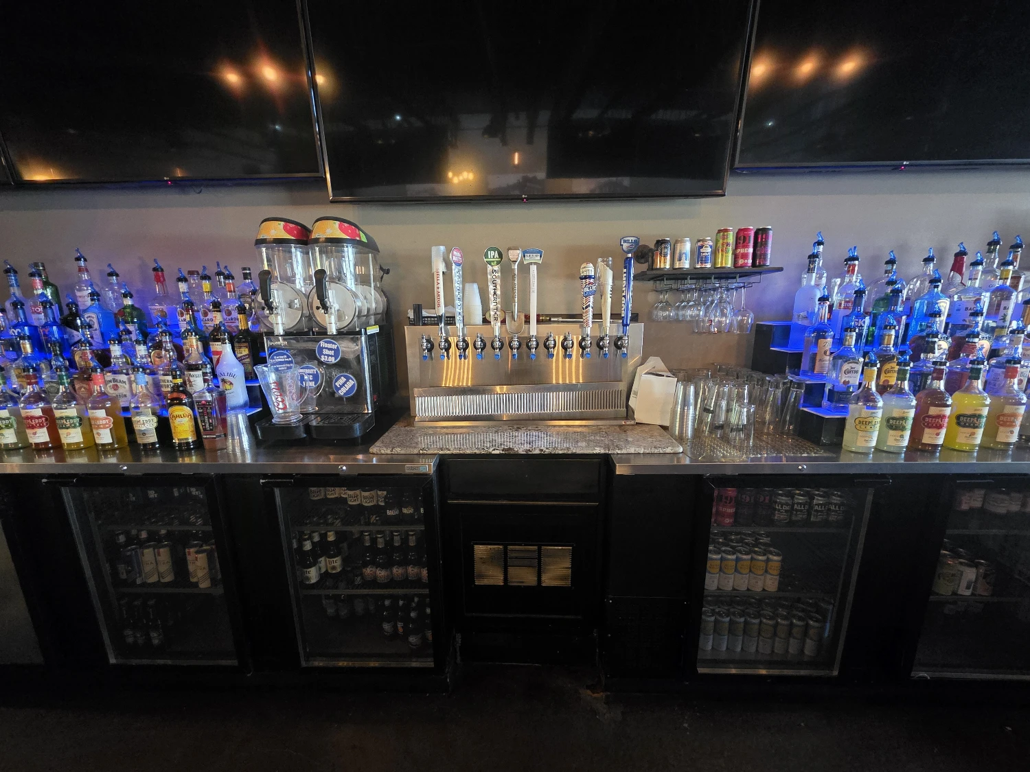 64 W Main St | Leased Restaurant & Bar Investment