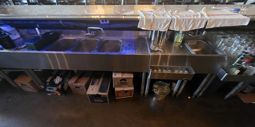 64 W Main St | Leased Restaurant & Bar Investment