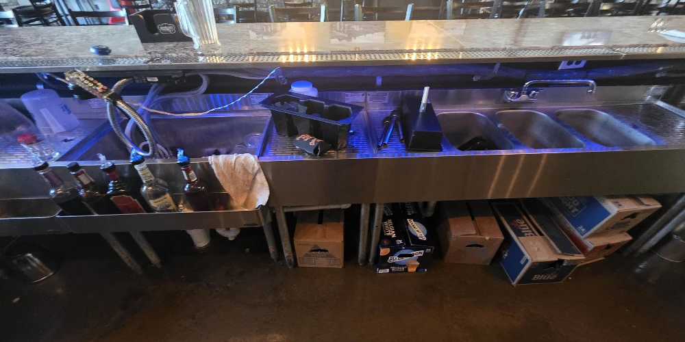 64 W Main St | Leased Restaurant & Bar Investment