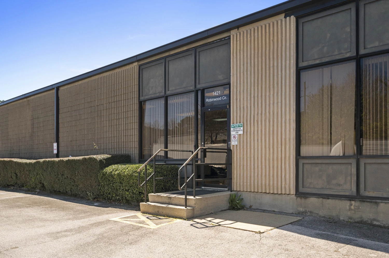 SALE LEASEBACK - 23,598sf Food Distribution Facility