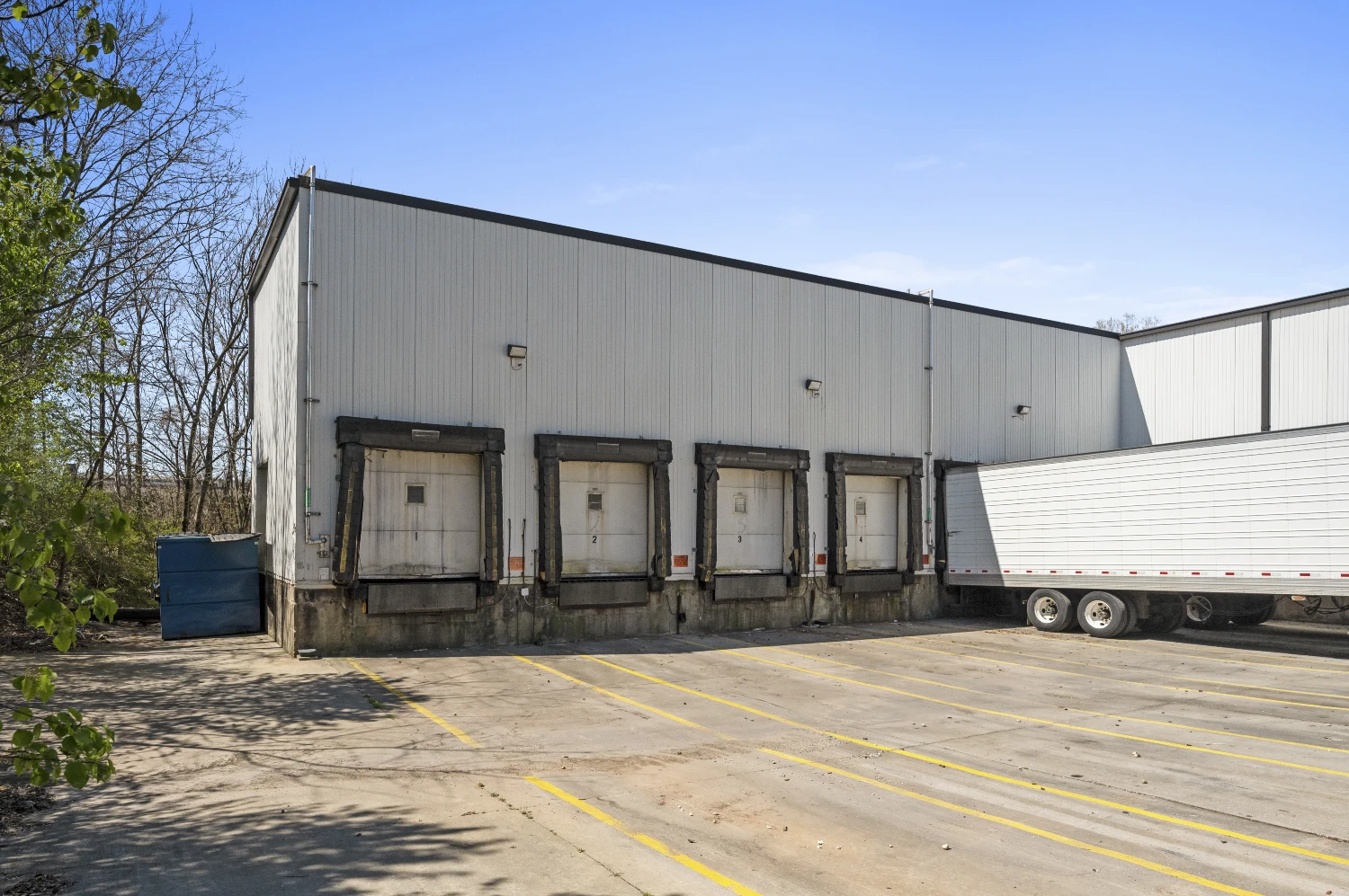 SALE LEASEBACK - 23,598sf Food Distribution Facility