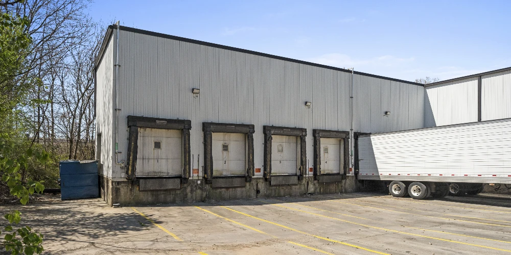SALE LEASEBACK - 23,598sf Food Distribution Facility