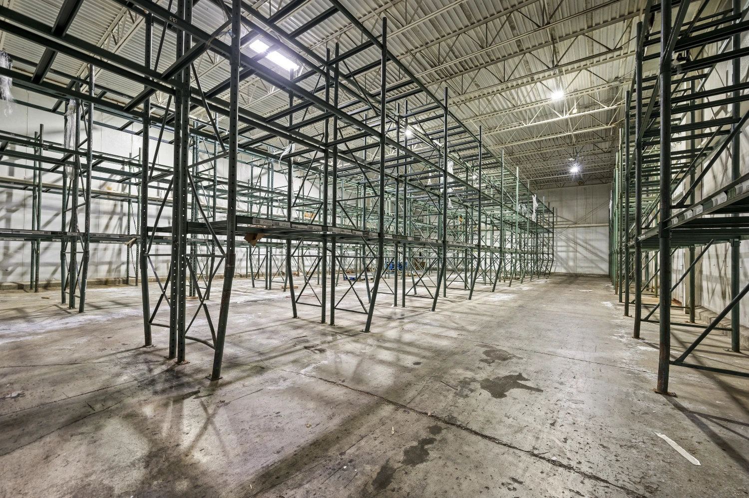 SALE LEASEBACK - 23,598sf Food Distribution Facility