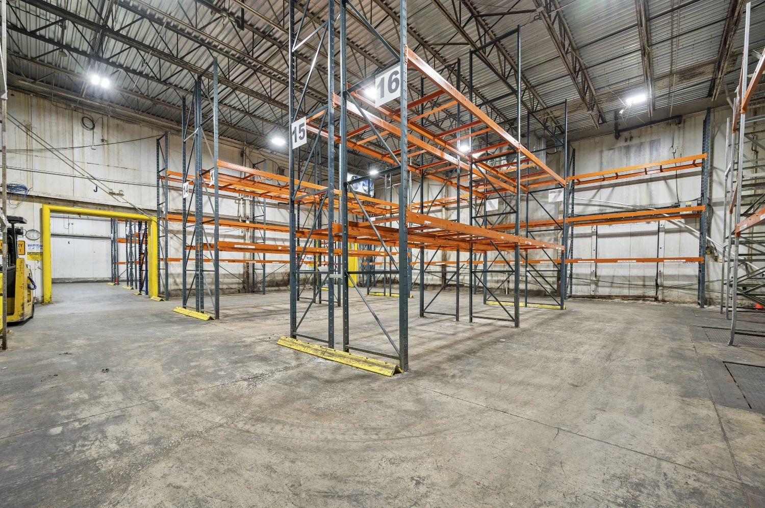 SALE LEASEBACK - 23,598sf Food Distribution Facility