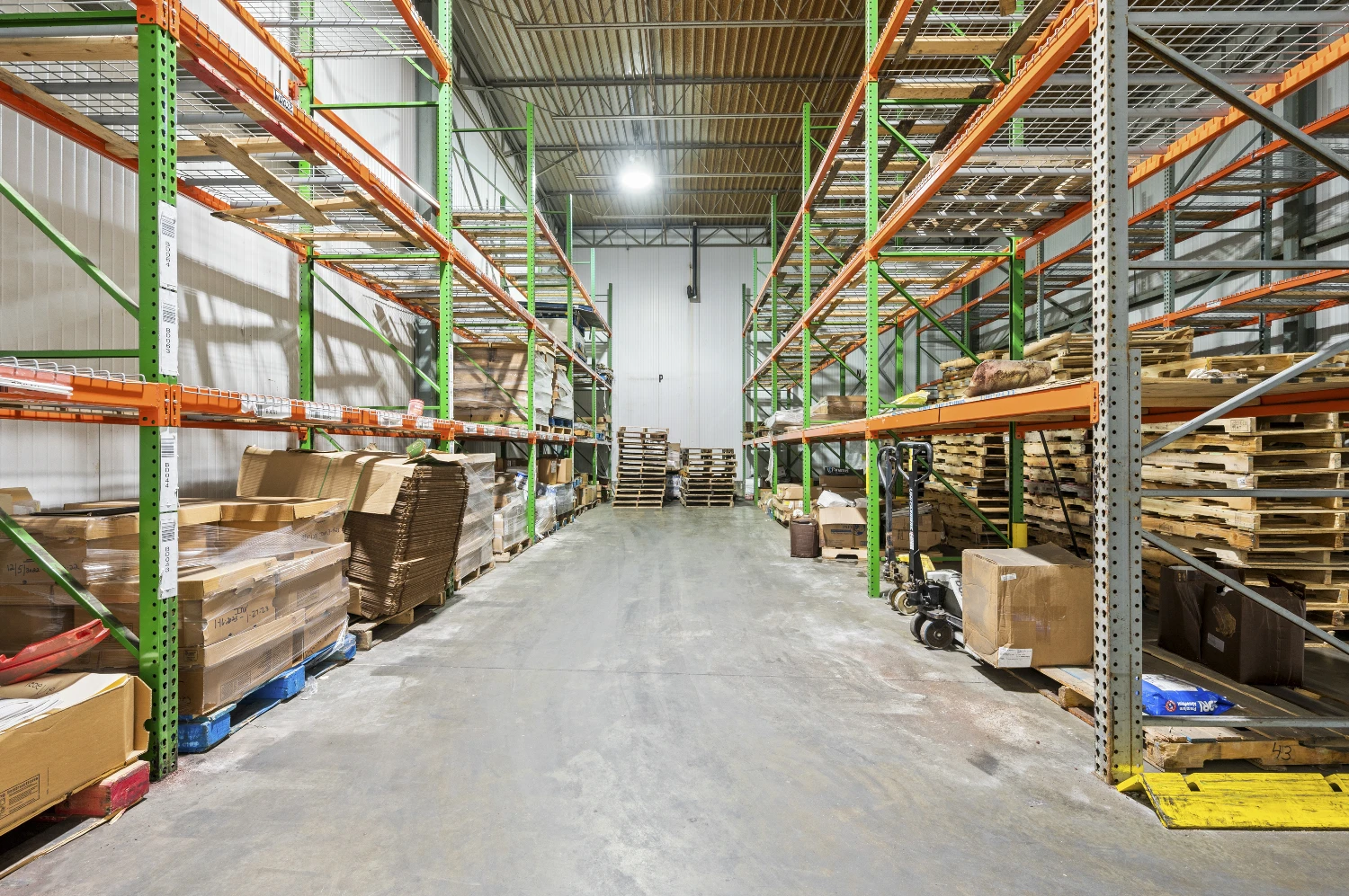 SALE LEASEBACK - 23,598sf Food Distribution Facility
