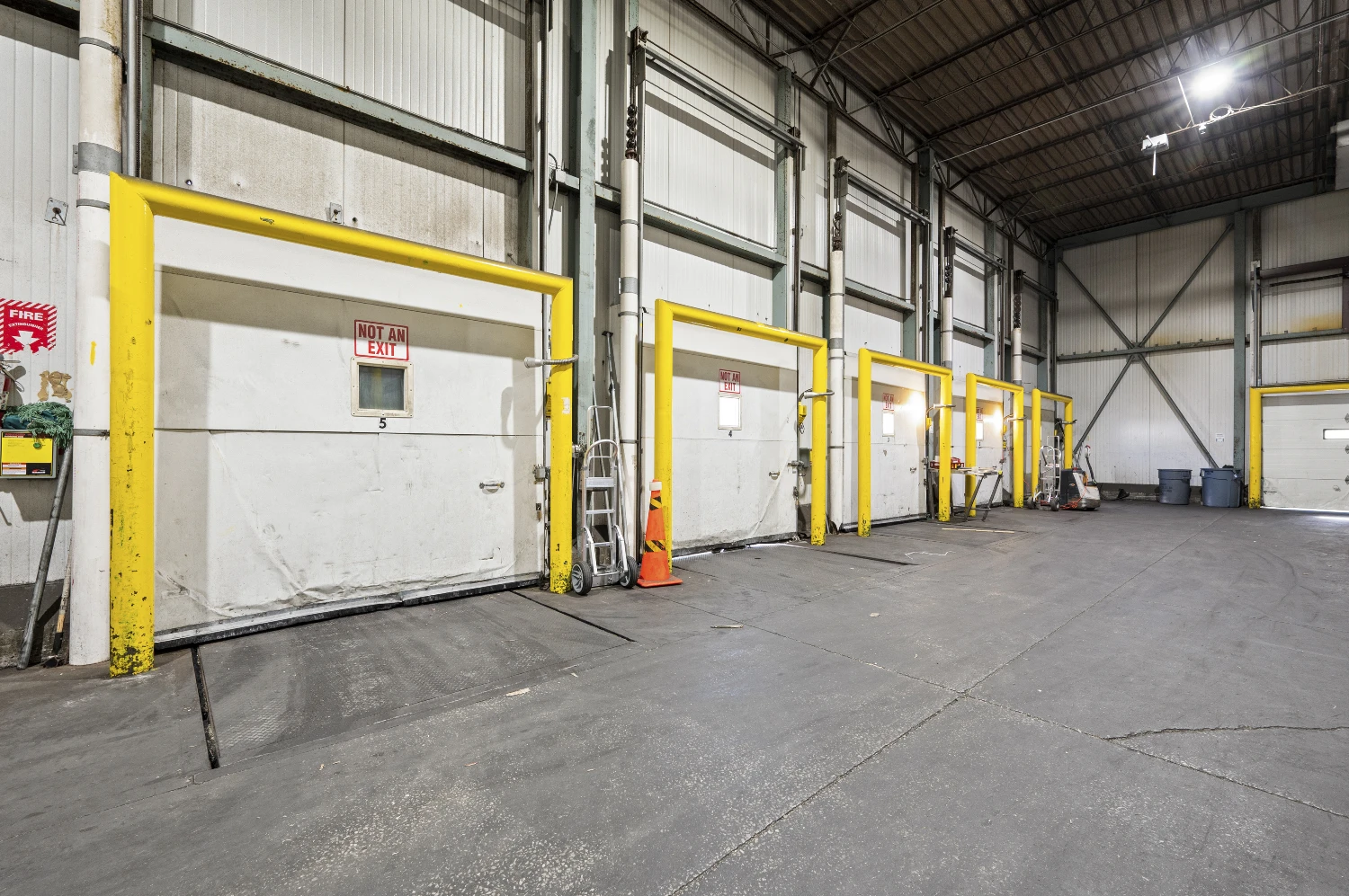SALE LEASEBACK - 23,598sf Food Distribution Facility