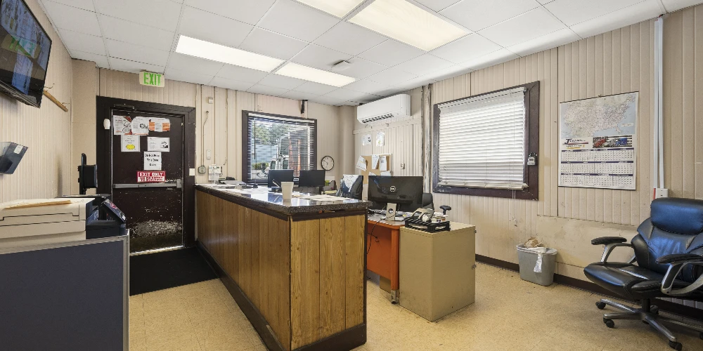 SALE LEASEBACK - 23,598sf Food Distribution Facility