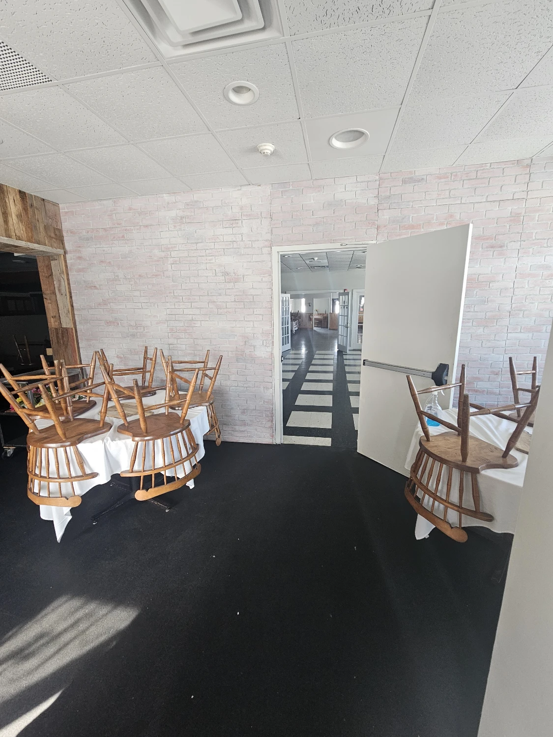 Turn-Key Restaurant, Event Venue & 6-Unit Inn