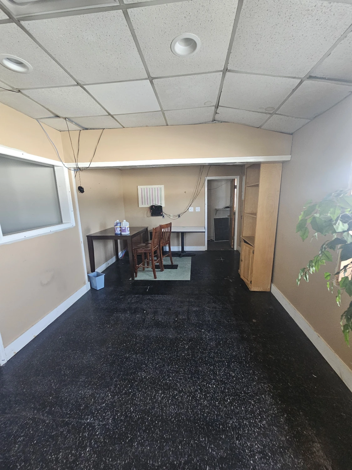 Turn-Key Restaurant, Event Venue & 6-Unit Inn