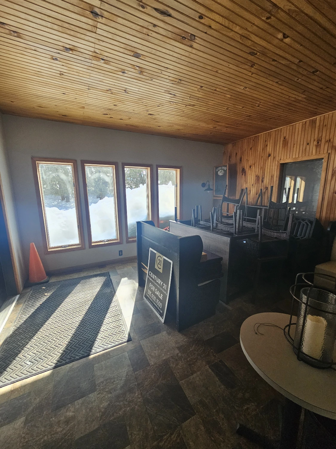 Turn-Key Restaurant, Event Venue & 6-Unit Inn